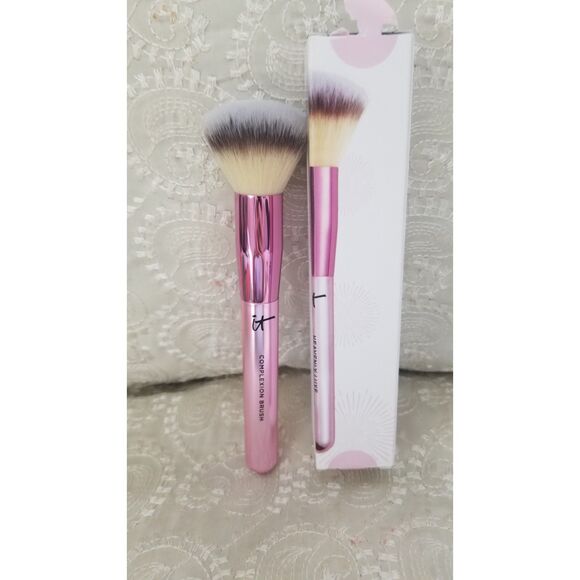 IT Cosmetics Heavenly Luxe Limited Edition Complexion Perfection Brush. - Picture 1 of 3